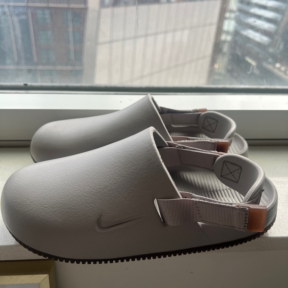 Nike Calm Slip on clogs